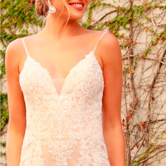 Brand new wedding dress. Last several pictures are from the Nox Anabel web site - Picture 7 of 11